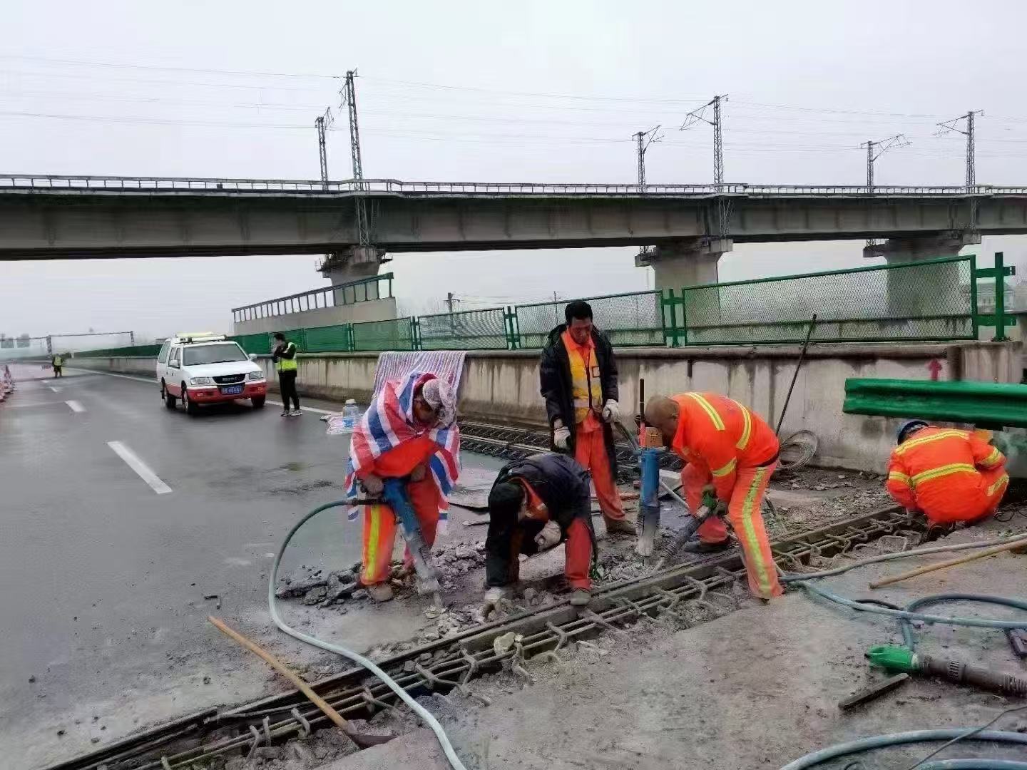 中华台北桥梁伸缩缝抢修料